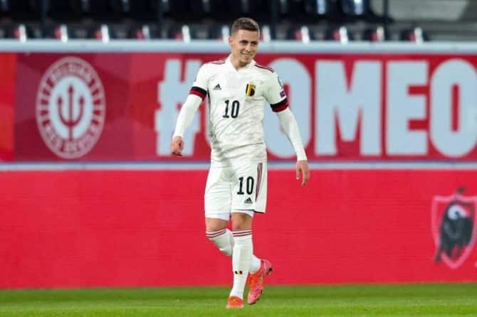 Belgiens Mittelfeldspieler Thorgan Hazard im neuem EM Auswärts-Trikot feiert nach einem Tor während des Fußball-Qualifikationsspiels zur FIFA Fussball-Weltmeisterschaft Katar 2022 Gruppe E zwischen Belgien (Rote Teufel) und Wales im Den Dreef-Stadion in Leuven am 24. März 2021. (Photo by VIRGINIE LEFOUR / BELGA / AFP) / Belgium OUT