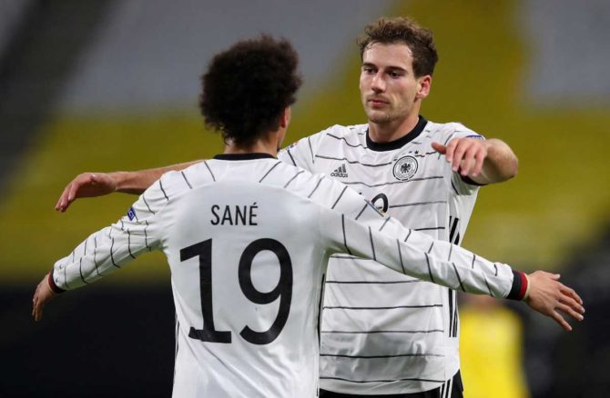 Leon Goretzka im neuen DFB Trikot 2021 (Foto AFP)