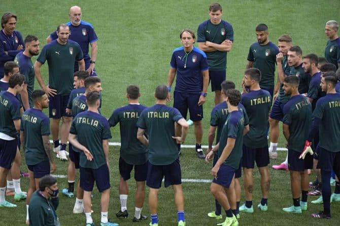 Fußball heute: Die italienische Nationalmannschaft trainiert am Vortrag des EM-Eröffnungsspiel in Rom (Foto aFP)