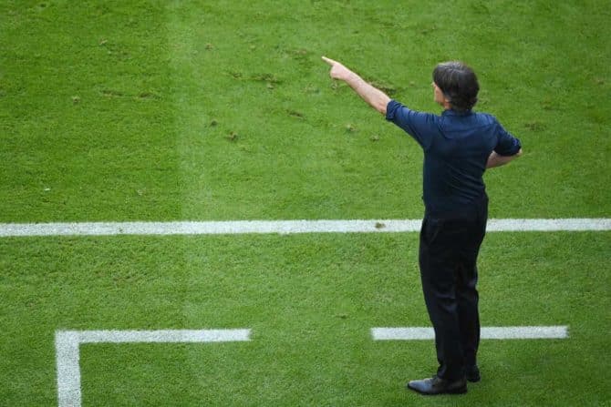 Bundestrainer Joachim Löw gestikuliert von der Seitenlinie während des Fußballspiels der UEFA EURO 2020 Gruppe F zwischen Portugal und Deutschland in der Allianz Arena in München am 19. Juni 2021. Matthias Hangst / AFP / POOL