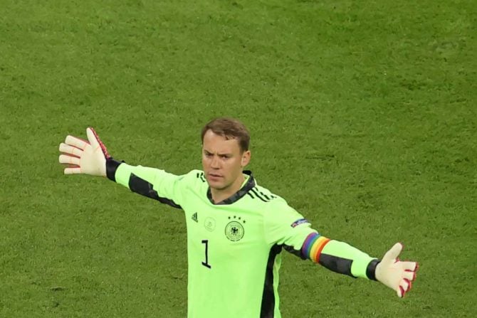 WM 2022 Quali Länderspiel heute: Island gegen Deutschland * Deutschland Aufstellung: DFB Kapitän Manuel Neuer - heute besonders gegen Portugal die Fels in der Brandung? Foto AFP