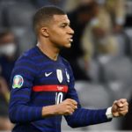 Frankreichs Stürmer Kylian Mbappe feiert den Sieg während des Fußballspiels der UEFA EURO 2020 Gruppe F zwischen Frankreich und Deutschland in der Allianz Arena in München am 15. Juni 2021. FRANCK FIFE / POOL / AFP