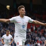 Tschechiens Stürmer Patrik Schick feiert den ersten Treffer seiner Mannschaft während des Fußballspiels der UEFA EURO 2020 Gruppe D zwischen Schottland und der Tschechischen Republik im Hampden Park in Glasgow am 14. Juni 2021. LEE SMITH / POOL / AFP
