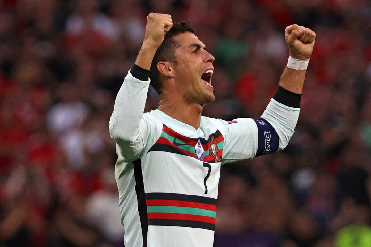 Portugals Stürmer Cristiano Ronaldo jubelt am Ende des Fußballspiels der UEFA EURO 2020 Gruppe F zwischen Ungarn und Portugal in der Puskas Arena in Budapest am 15. Juni 2021. BERNADETT SZABO / POOL / AFP