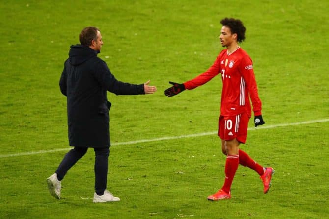 Bundestrainer Hans-Dieter Flick mit Leroy Sané, der nicht nur bei den Bayern umstritten ist. (Photo by ADAM PRETTY / POOL / AFP) 