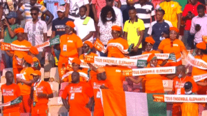 Fans der Elfenbeinküste freuen sich auf das Achtelfinale des Africa Cups 2022.