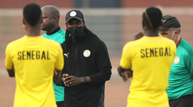 Senegals Trainer Aliou Cisse beim Training am Vorabend des Endspiels des Afrikanischen Nationen-Pokals (CAN) 2021 zwischen Senegal und Ägypten. Charly TRIBALLEAU / AFP