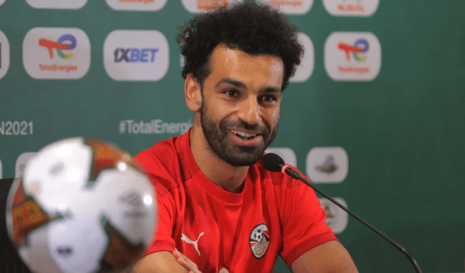 Ägyptens Stürmer Mohamed Salah bei einer Pressekonferenz im Olembe-Stadion in Yaounde am 5. Februar 2022, am Vorabend des Endspiels des Afrikanischen Nationen-Pokals (CAN) 2021 zwischen Senegal und Ägypten. Charly TRIBALLEAU / AFP