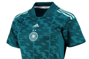 Das grüne DFB Away Trikot 2022 der Frauen zur EM 2022