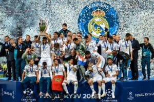 Kiew, UKRAINE - 26. MAI 2018: Fußballer von Real Madrid feiern den Sieg im Finale der Champions League 2018 in Kiew beim Spiel zwischen Real Madrid und Liverpool, Ukraine (Depositphotos)