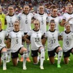Frauenfußball Fußball * Die deutsche Aufstellung zum Finale 2022 * DFB Trikots & Rückenummern