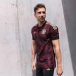 Neues Deutschland DFB Awaytrikot 2022 ** Aussehen und Design ** Wie sieht das DFB Auswärtstrikot aus?