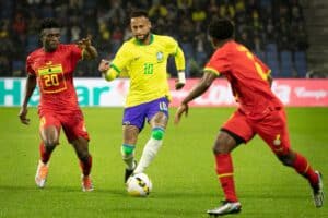 Brasiliens Stürmer Neymar (C) heute Abend wieder dabei für die Selecao (Foto: Lou BENOIST / AFP)