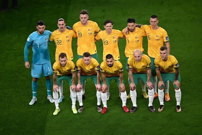 Australien vor dem Fußballspiel der Gruppe D der Fußballweltmeisterschaft Katar 2022 zwischen Frankreich und Australien im Al-Janoub-Stadion in Al-Wakrah, südlich von Doha, am 22. November 2022. (Foto von Anne-Christine POUJOULAT / AFP)