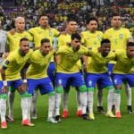 Brasilianische Nationalmannschaft vor dem Fußballspiel der Gruppe G der Fußballweltmeisterschaft Katar 2022 zwischen Brasilien und Serbien im Lusail-Stadion in Lusail, nördlich von Doha, am 24. November 2022. (Foto von NELSON ALMEIDA / AFP)