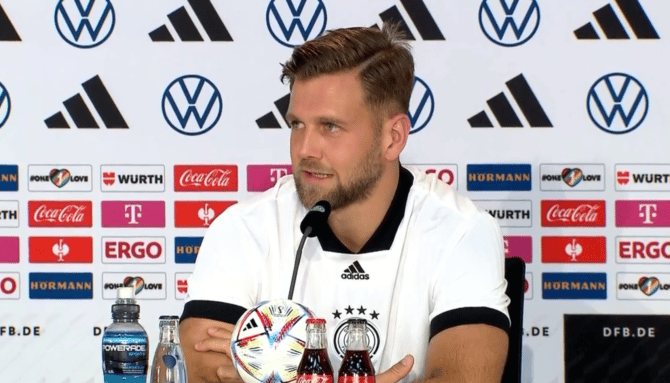 Niklas Füllkrug in der DFB Pressekonferenz - Er spielte zusammen mit Marvin Ducksch bei Werder Bremen