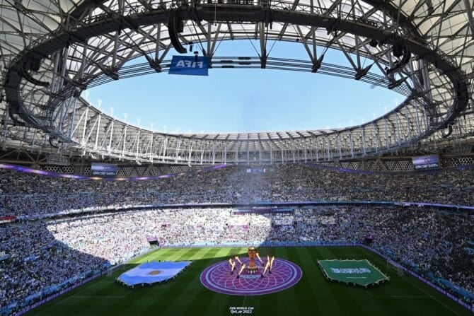 Besuch der FIFA-Weltmeisterschaft beim Fußballspiel der Gruppe C der Endrunde der Fußballweltmeisterschaft Katar 2022 zwischen Argentinien und Saudi-Arabien im Lusail-Stadion in Lusail, nördlich von Doha, am 22. November 2022. (Foto: Glyn KIRK / AFP)