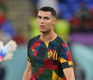 Portugals Stürmer #07 Cristiano Ronaldo wärmt sich vor dem Spiel der Gruppe H der Fußballweltmeisterschaft Katar 2022 zwischen Portugal und Ghana im Stadion 974 in Doha am 24. November 2022 auf. (Foto: Glyn KIRK / AFP)