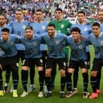 Die Spieler der uruguayischen Mannschaft vor dem Beginn des Fußballspiels der Gruppe H der Fußballweltmeisterschaft Katar 2022 zwischen Uruguay und Südkorea im Education City Stadiumam 24. November 2022. (Foto von Pablo PORCIUNCULA / AFP)