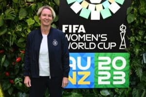 Die deutsche Budnestrainerin Martina Voss-Tecklenburg am 22. Oktober 2022 bei der Auslosungszeremonie der FIFA Frauen-Weltmeisterschaft Australien/Neuseeland 2023 im Aotea Centre in Auckland. (Foto: WILLIAM WEST / AFP)