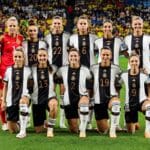 FIFA Frauen-Weltmeisterschaft 2023: Deutschland - Kolumbien 30.07.2023 Die deutsche Startelf: Merle Frohms Deutschland, 1, Lina Magull Deutschland, 20, Jule Brand Deutschland, 22, Lena Oberdorf Deutschland, 6, Sara Doorsoun Deutschland, 23, Alexandra Popp Deutschland, 11 Kathrin Hendrich Deutschland, 3, Sara Daebritz Deutschland, 13, Chantal Hagel Deutschland, 2, Klara Buehl Deutschland, 19, Svenja Huth Deutschland, 9 FIFA Frauen-Weltmeisterschaft 2023: Deutschland - Kolumbien Sydney / Gadigal, Sydney Football Stadium, 30.07.2023 Copyright: BEAUTIFULSPORTS/Jones Imago