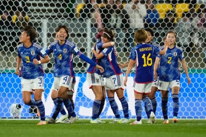 Japan gegen Spanien: Gruppe C - FIFA Frauen-Weltmeisterschaft Australien & Neuseeland 2023 Hinata Miyazawa von Japan und Mynavi Sendai Ladies feiert nach dem ersten Tor ihrer Mannschaft während des Spiels der Gruppe C der FIFA Frauen-Weltmeisterschaft Australien & Neuseeland 2023 zwischen Japan und Spanien im Wellington Regional Stadium am 31. Juli 2023 Copyright: Jose Breton originalFilename:breton-japanvsp230731_npCyE.jpg Imago