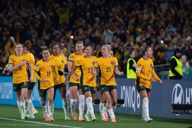 Australien feiert den 1:0 Sieg gegen Irland (xEibner-Pressefoto/Memmlerx EP_MMR (Copyright Imago))