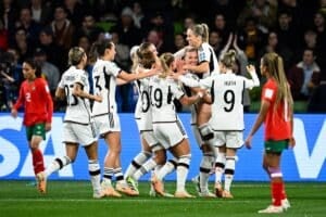 Alexandra Popp feiert das 2:0 gegen Morocco in Melbourne in der WM Vorrunde (Copyright: JOEL CARRETT 20230724001823750190)