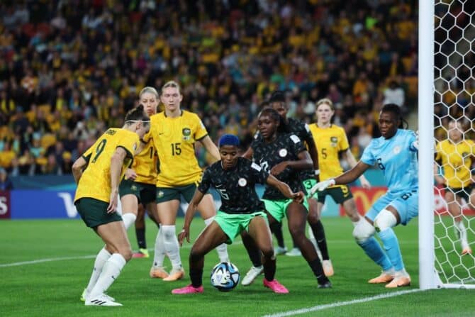 Caitlin Foord (Nigeria)schießt auf das Tor Australiens bei der FIFA Frauen-Weltmeisterschaft, Gruppe B - Copyright: Photo by Isabel Infantes/Shutterstock 14021686fh ( imago