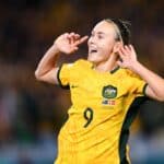 SYDNEY, AUSTRALIEN - 07. AUGUST: Caitlin Foord aus Australien feiert ein Tor während des Frauenfußball-WM-Achtelfinalspiels zwischen den Australia Matildas und Dänemark im Stadium Australia am 07. August 2023 in Sydney, Australien. Foto von Steven Markham/Icon Sportswire FUSSBALL Imago
