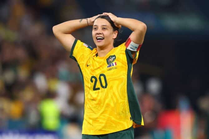 Die australische Nationalspielerin Sam Kerr feiert den Einzug ins WM-Halbfinale. Photo by Patrick Hoelscher/News Images Copyright: xPatrickxHoelscher/NewsxImagesx