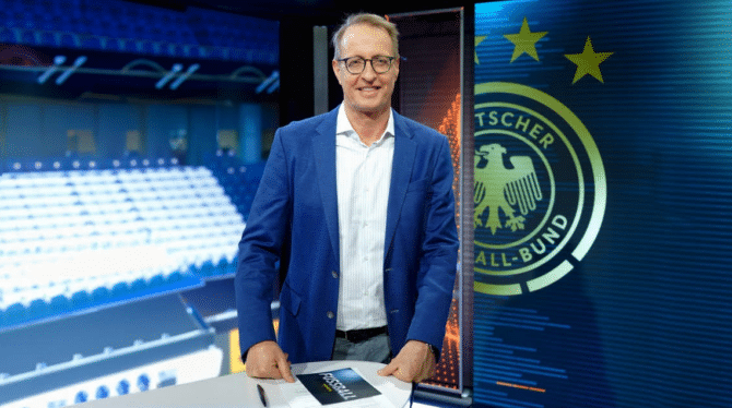Florian König moderiert: RTL Fußball heute: U 17 WM Finale am Sonntag live im Free-TV