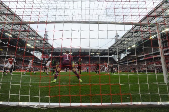 KÖLN, DEUTSCHLAND - 02.04.23: Das Fußballspiel der Bundesliga 1. FC Köln gegen Borussia Mönchengladbach. im Rhein Energie Stadion