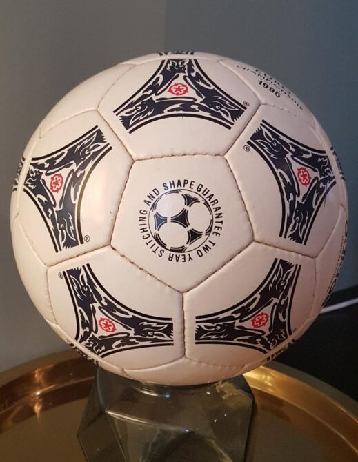 Questra Europa Spielball 1996 von adidas