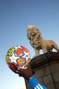 Adidas enthüllt UCL Pro Ball London: Der offizielle Champions League Spielball 2023/24 (Foto Copyright adidas)