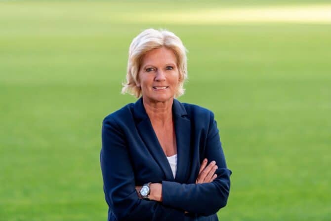 Claudia Neumann moderiert heute ab 18 Uhr Slowenien gegen Dänemark. (Copyright ZDF)