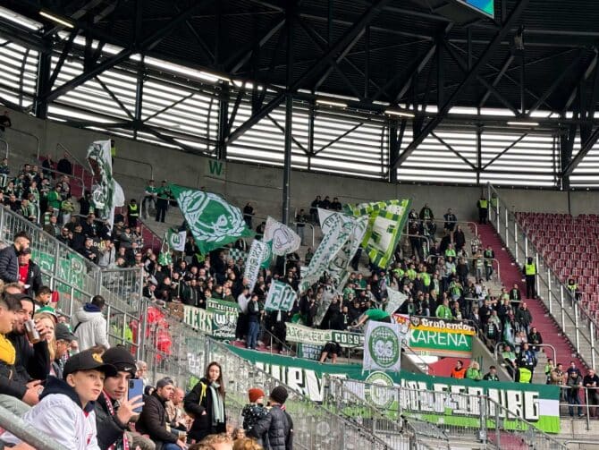 Bilder aus der WWK Arena in Augsburg von einem meiner letzten Stadionbesuche (hier gegen Wolfsburg 2023) Foto: eigene Quelle