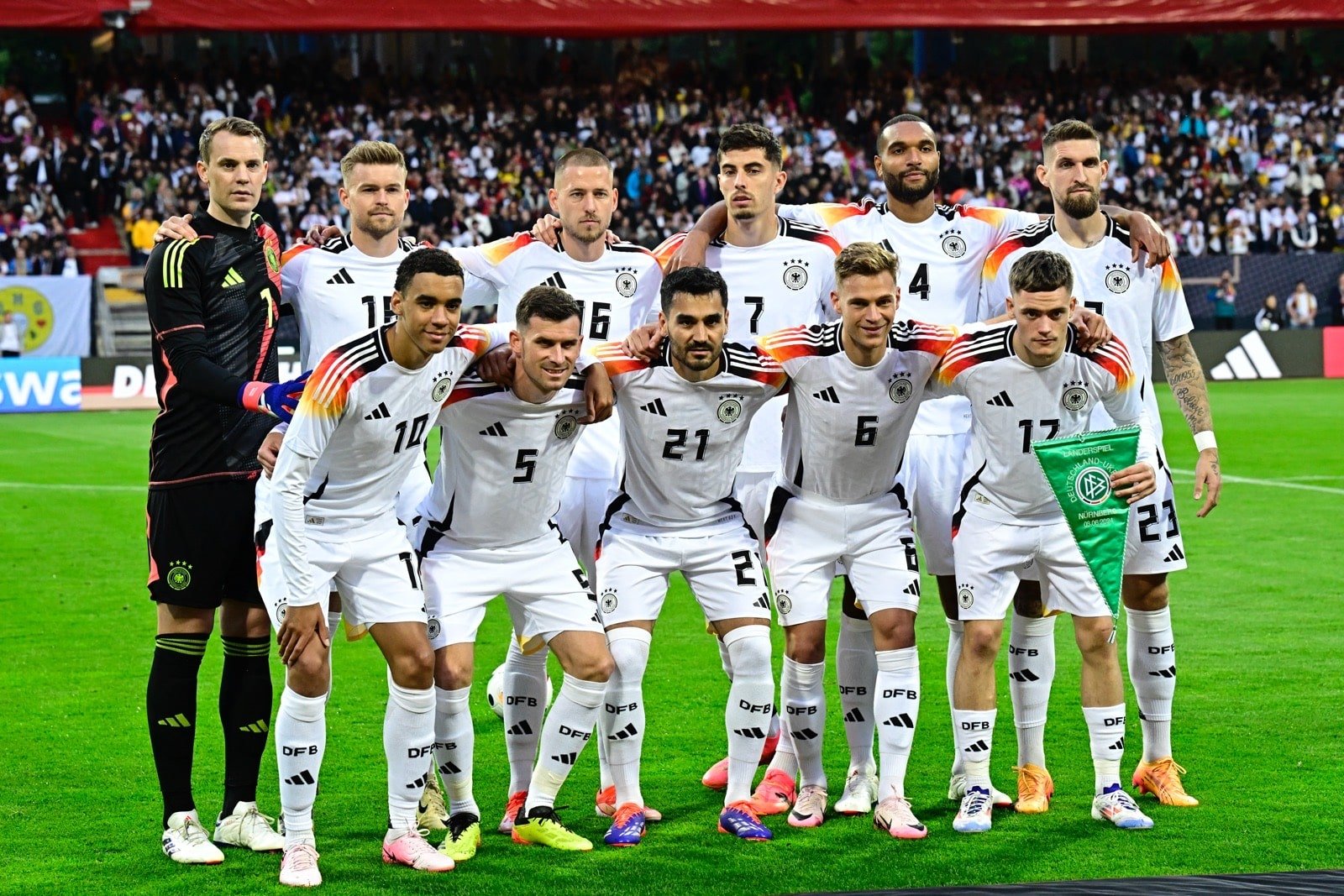 DFB Trikot heute gegen Schottland DFBTeam startet EMVorrunde im weißen Heimtrikot 2024