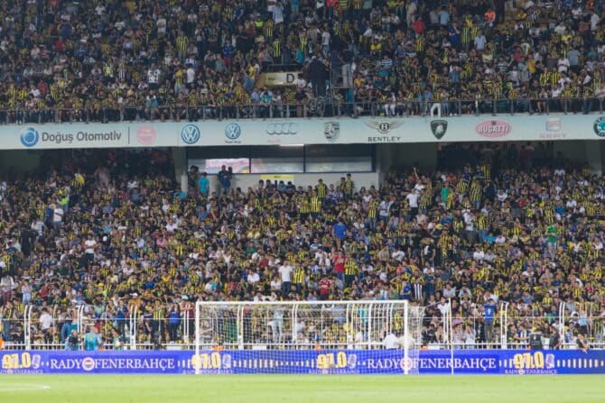 Gewaltexzess nach Süper-Lig-Derby: Regierung und Verband greifen durch (Foto Depositphotos.com)