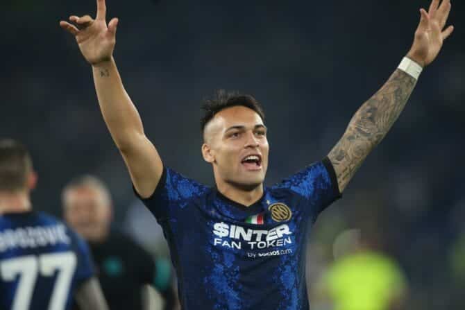 LAUTARO MARTINEZ feiert im INTERNAZIONALE MILAN Trikot (Foto Depositphotos.com