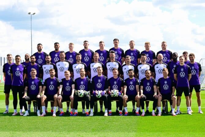 Das offizielle DFB Mannschaftfoto 2024 zur Fußball-Europameisterschaft(Photo by Tobias SCHWARZ / AFP)