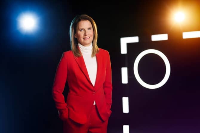 Katrin Müller-Hohenstein moderiert heute das EM-Eröffnungsspiel (ZDF und NOI CREW)