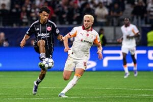 FRANKFURT, GERMANY - 18 SEPTEMBER, 2025: Nathaniel Brown und Baris Alper Yilmaz - beim UEFA Champions League Eintracht Frankfurt v Galatasaray A.S. (Foto Depsoitphotos.com)