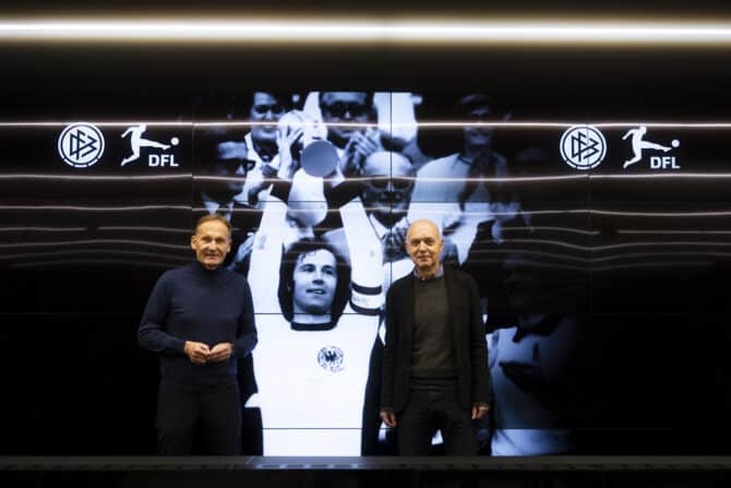 DFB, Deutscher Fussball-Bund, DFB-Campus, DFB und DFL ehren Franz Beckenbauer – der aktuelle DFL-Supercup wird nach Franz Beckenbauer benannt, DFB-Praesident Bernd Neuendorf und 1. DFB-Vizepraesident Hans-Joachim Watzke unterzeichnen eine entsprechende Vereinbarung, 
Frankfurt am Main, 12.12.2024, 
Foto: Thomas Boecker/DFB