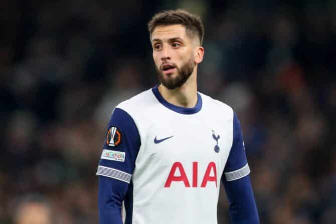 Rodrigo Bentancur von Tottenham Hotspur während des UEFA Europa League - Ligaspiels Tottenham Hotspur gegen A.S. Roma im Tottenham Hotspur Stadium, London, Vereinigtes Königreich, 28. November 2024(Foto: Gareth Evans/News Images)