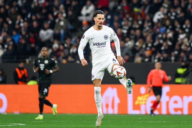 Robin Koch in der UEFA Europa League im Trikot von Eintracht Frankfurt (Depositphotos.com)