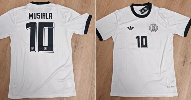 Das neue DFB 125 Jahre Trikot mit dem Nummer 10 Flock von Jamal Musiala
