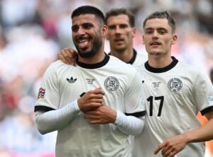 Deutschlands Stürmer #13 Deniz Undav (L) jubelt neben Deutschlands Mittelfeldspieler #17 Florian Wirtz während des UEFA-Nations-League-Spiels um den dritten Platz zwischen Deutschland und Frankreich in Stuttgart, Südwestdeutschland, am 8. Juni 2025. (Foto: THOMAS KIENZLE / AFP)