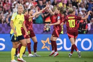 Die deutschen Spielerinnen feiern nach dem ersten Tor der Mannschaft beim Fußballspiel der UEFA-Frauen-Europameisterschaft 2025 in der Gruppe C zwischen Schweden und Deutschland im Letzigrund-Stadion in Zürich, am 12. Juli 2025. (Foto: SEBASTIEN BOZON / AFP)