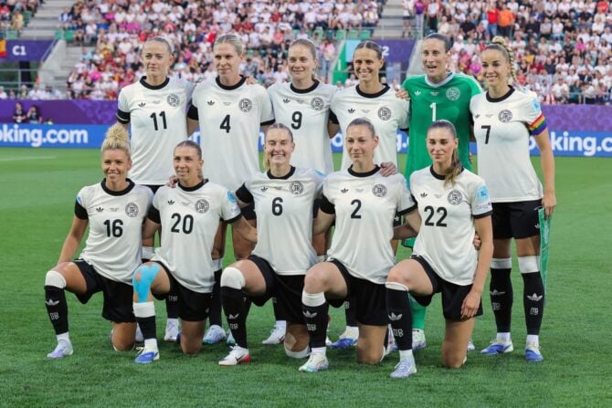 Die deutsche Frauennational Mannschaft während des Fußballspiels der UEFA Women's EURO 2025, Gruppe C zwischen Deutschland und Polen am 4. Juli 2025 im kybunpark in St. Gallen, Schweiz - Foto Ralf Ibing / firo Sportphoto / DPPI (Foto von Ralf Ibing / firo Sportphoto / DPPI via AFP)